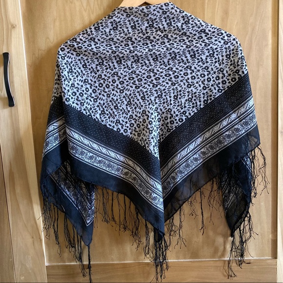 Vintage Black and White Floral Print Square Scarf - Picture 2 of 3